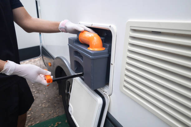 Porta potty delivery and setup in Oak Ridge North, TX