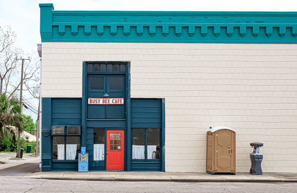 Porta potty delivery and setup in Oak Ridge North, TX